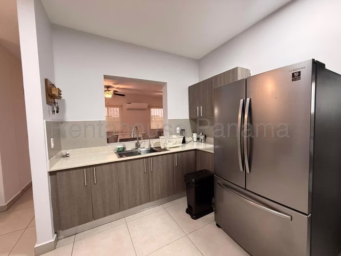 272664. Se alquila hermosa casa 276m, 3 recámaras, 2.5 baños, CBE, patio, balcón - Imagen 9