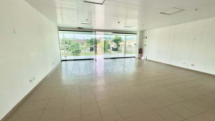 Sale of Commercial premises in County of the King, County Mall. EL