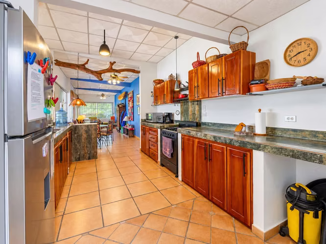 Casa en Venta con Acceso Directo a la Playa en Playa Corona - Imagen 6