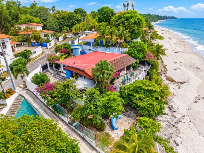 Casa en Venta con Acceso Directo a la Playa en Playa Corona - Imagen 7