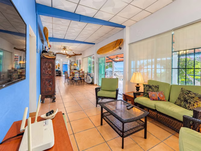 Casa en Venta con Acceso Directo a la Playa en Playa Corona - Imagen 5