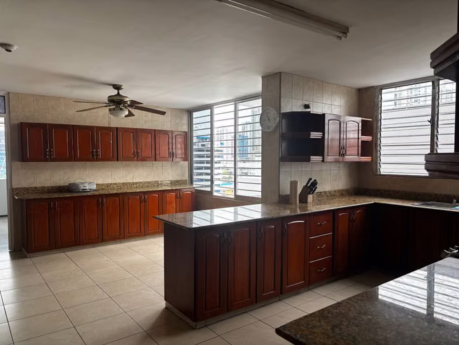 VENTA APTO Pent House, Calle 76 cerca Atlapa, Super Amplio, Bien mantenido !!! - Imagen 6