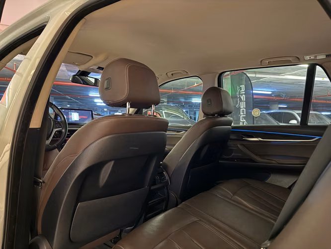 BMW X5 xDRIVE35d 2017 - Imagen 14