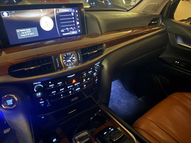 LEXUS LX 570 - Imagen 10