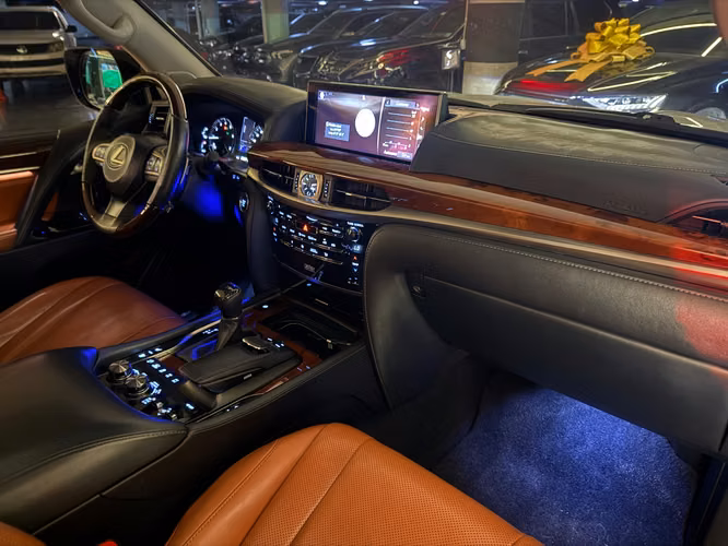 LEXUS LX 570 - Imagen 14