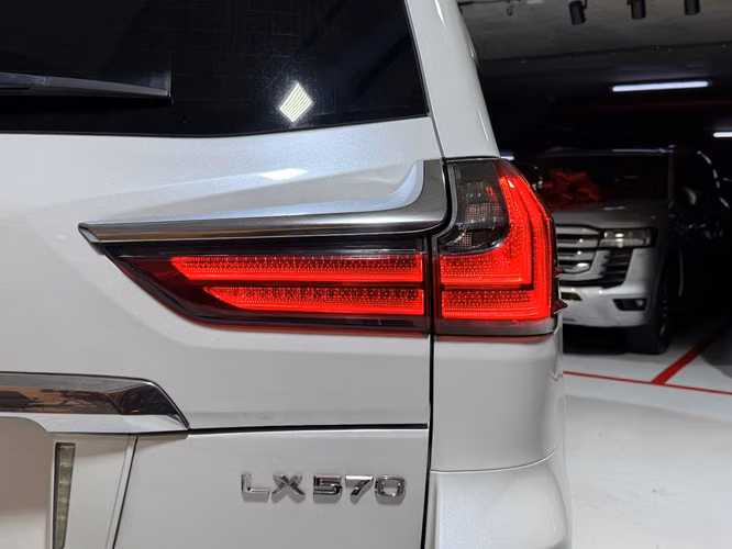 LEXUS LX 570 - Imagen 8