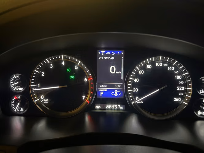 LEXUS LX 570 - Imagen 16