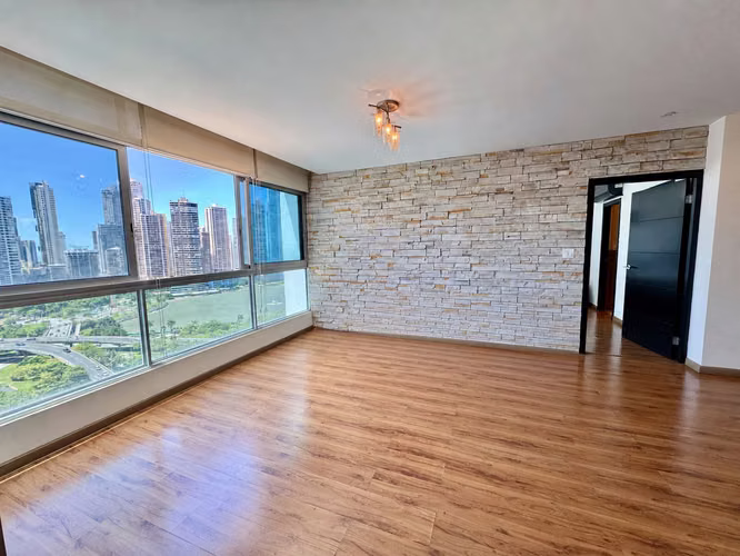 Bayfront Tower · 98 m² · 1 Habitación · Vista a la Bahía
