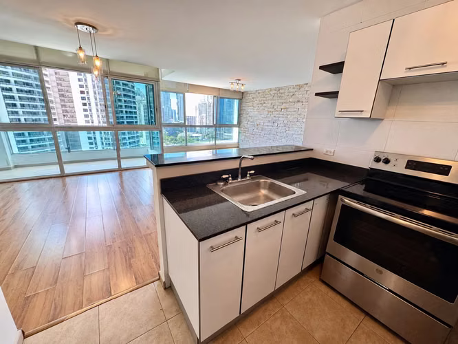 Bayfront Tower · 98 m² · 1 Habitación · Vista a la Bahía