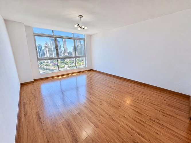 Bayfront Tower · 98 m² · 1 Habitación · Vista a la Bahía