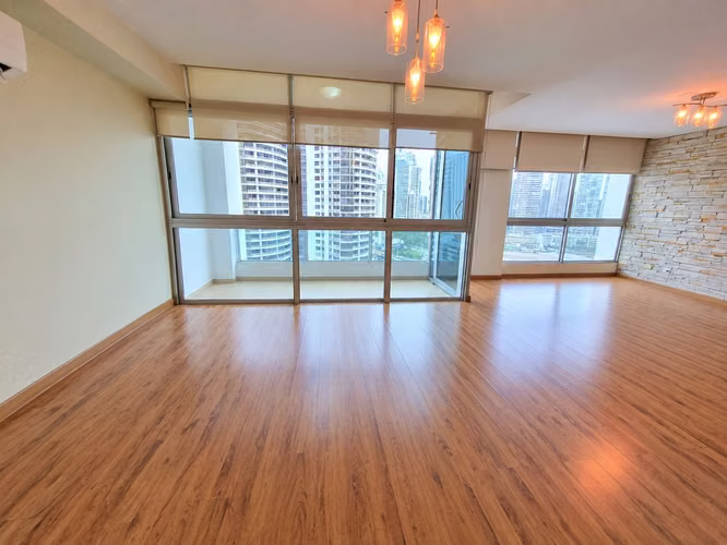 Bayfront Tower · 98 m² · 1 Habitación · Vista a la Bahía