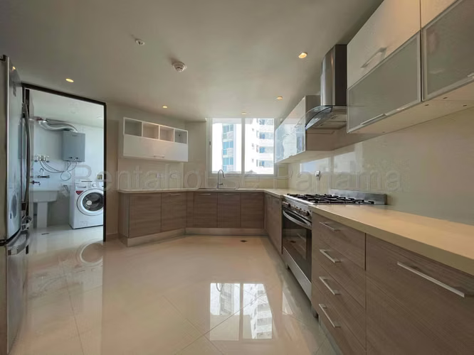 SE VENDE APARTAMENTO EN COSTA DEL ESTE LA27-2372