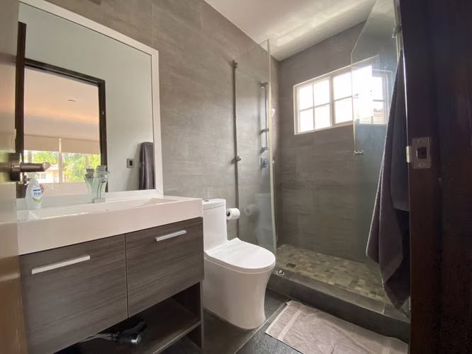 CASA UNIFAMILIAR REFORMADA CON PISCINA PRIVADA