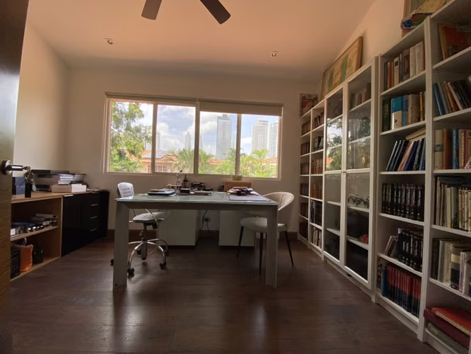 CASA UNIFAMILIAR REFORMADA CON PISCINA PRIVADA