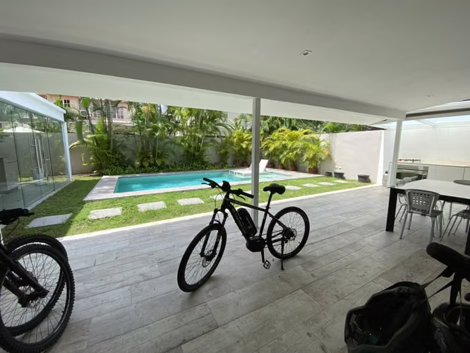 CASA UNIFAMILIAR REFORMADA CON PISCINA PRIVADA