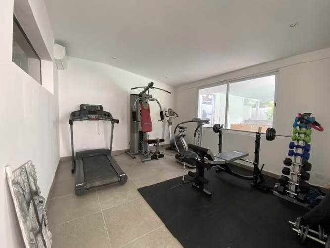 CASA UNIFAMILIAR REFORMADA CON PISCINA PRIVADA