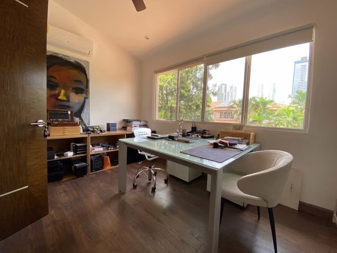 CASA UNIFAMILIAR REFORMADA CON PISCINA PRIVADA