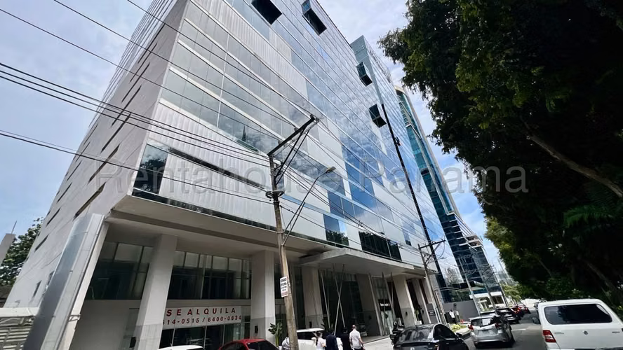 Venta de oficina ubicada en una de las torres empresariales más modernas de Obarrio 27*2377Mfk