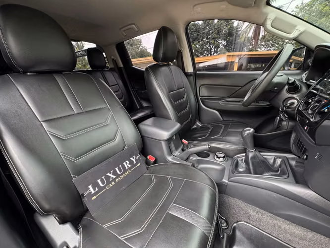 Mitsubishi L200 Año 2022  (MANUAL) Version Full Extras    - Imagen 5