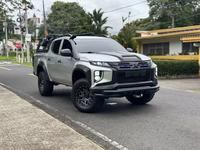 Mitsubishi L200 Año 2022  (MANUAL) Version Full Extras    - Imagen 12