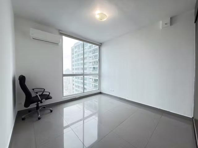 Alquilo apartamento en San Francisco, 2 recamaras, Semi-amoblado, 95m2.