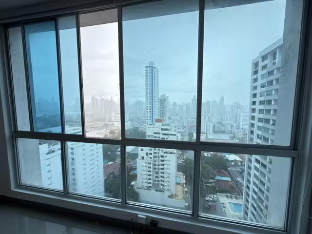 Alquilo apartamento en San Francisco, 2 recamaras, Semi-amoblado, 95m2.