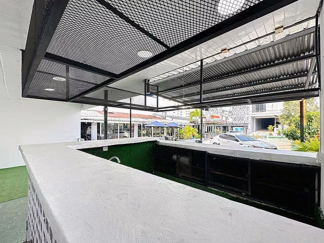 Alquiler de local en San Francisco – Plaza Container - Imagen 7