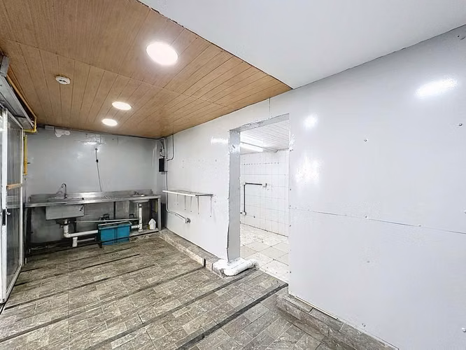Alquiler de local en San Francisco – Plaza Container - Imagen 12