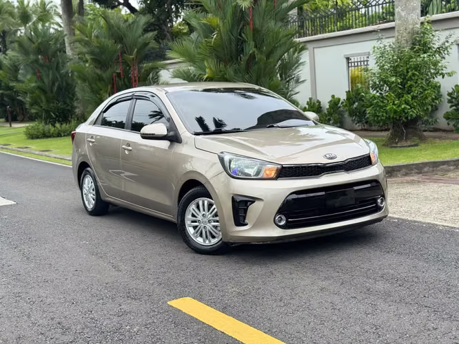 Kia Soluto Año 2022, Automatico - Version Semi Full     - Imagen 14