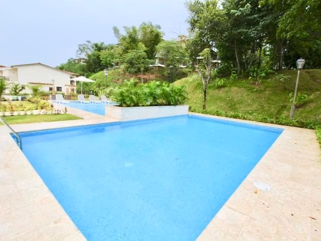 ALQUILO APARTAMENTO EN CLAYTON, EMBASSY CLUB, 1 RECAMARA, AMOBLADO, 180M2.