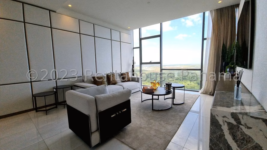 Alquiler Apartamento 3 Recamaras 397 m2 Santa Maria Country Club Torre de Lujo