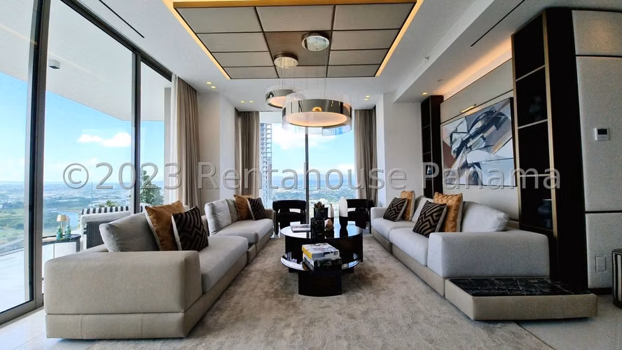 Alquiler Apartamento 3 Recamaras 397 m2 Santa Maria Country Club Torre de Lujo
