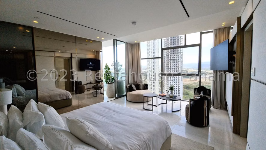 Alquiler Apartamento 3 Recamaras 397 m2 Santa Maria Country Club Torre de Lujo