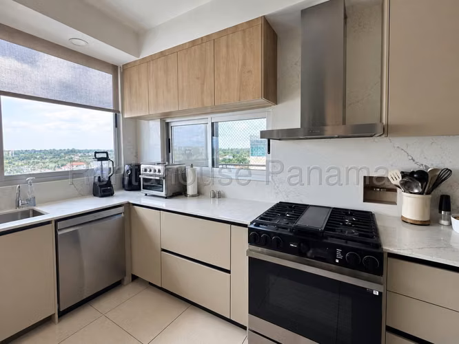 Alquiler Apartamento 3 Recamaras 187 m2 Costa del Este - ALYC 27-2170