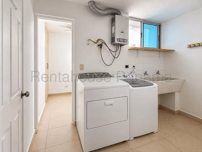 Alquiler Apartamento 3 Recamaras 135 m2 en PH Costa View, Costa del Este - ALYC 27-2132