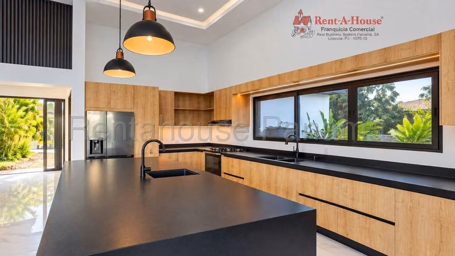 Venta Casa Las Tablas - YD