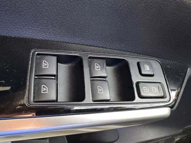 Mitsubishi Montero Sport 2023 - Imagen 14