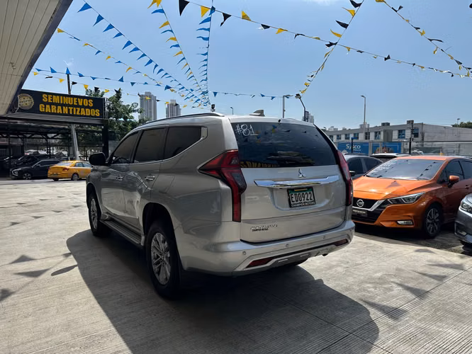 Mitsubishi Montero Sport 2023 - Imagen 6