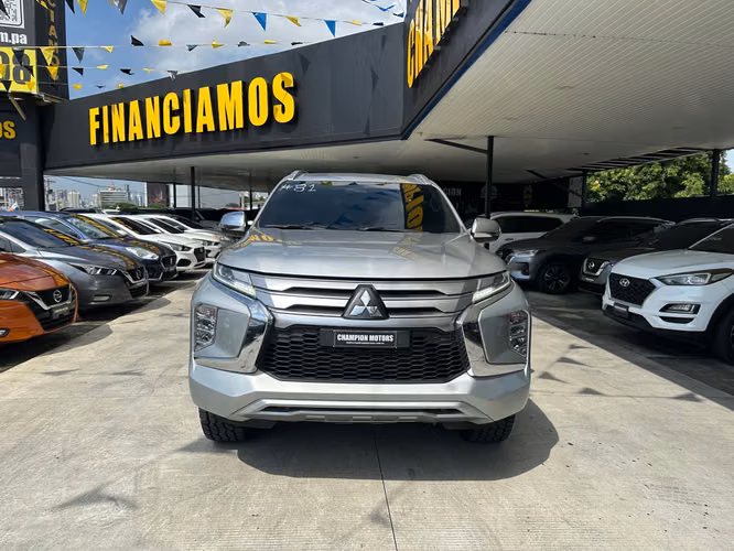 Mitsubishi Montero Sport 2023 - Imagen 2