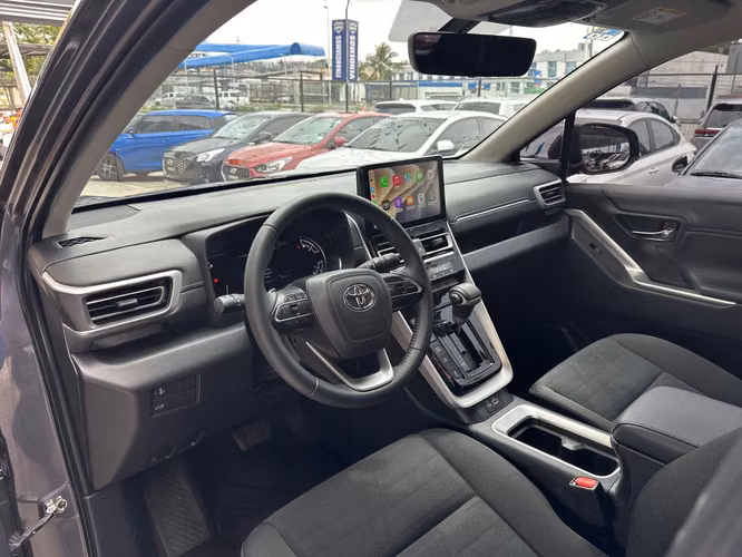 Toyota Innova 2024