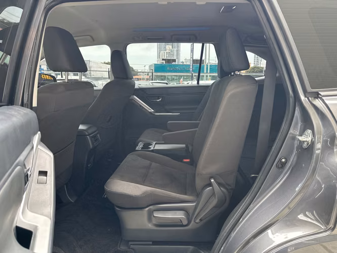Toyota Innova 2024