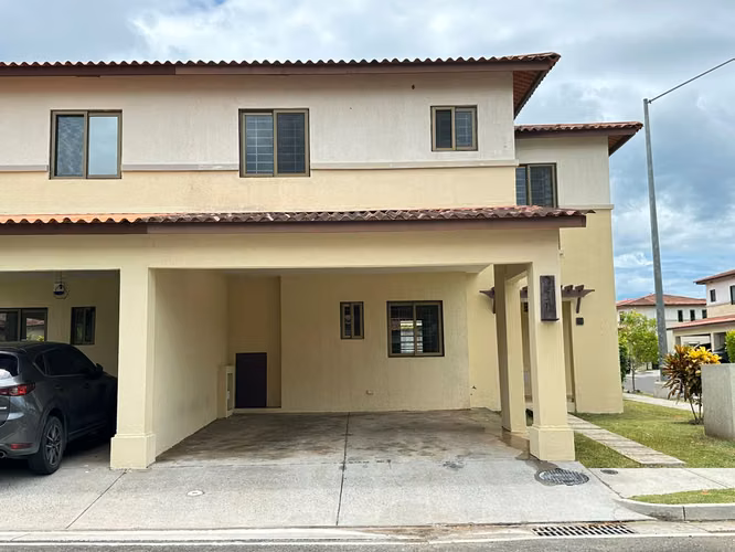 Se Vende Casa en Woodland- Panama Pacifico