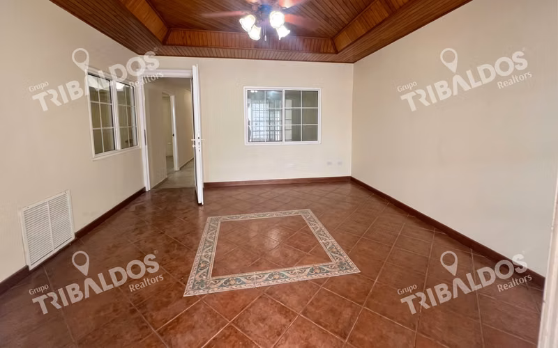 Venta o Alquiler de Casa en Campo Lindbergh