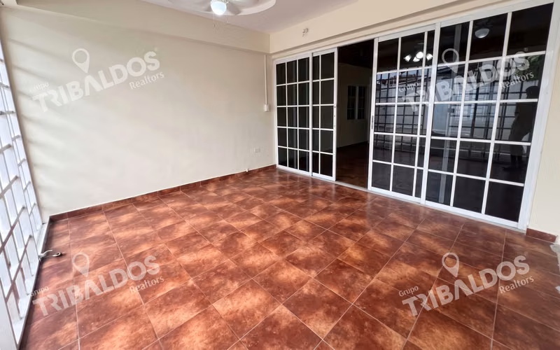 Venta o Alquiler de Casa en Campo Lindbergh