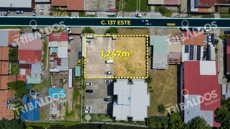 Venta de terreno con anteproyecto en Las Acacias