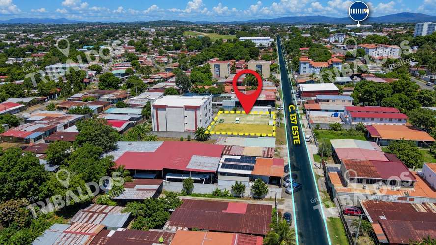 Venta de terreno con anteproyecto en Las Acacias