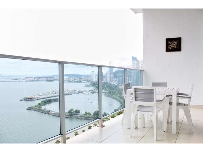 ALQUILER APARTAMENTO AMOBLADO WATERS ON THE BAY AVENIDA BALBOA CP