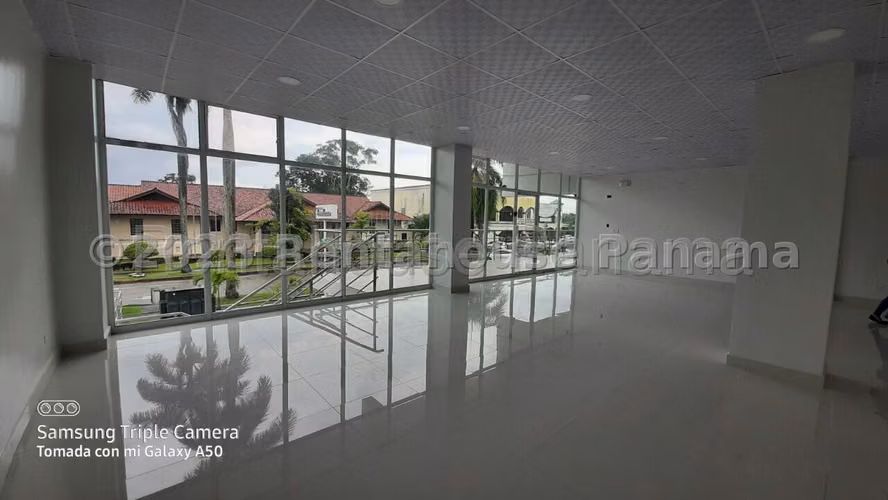 Venta de Consultorio en Albrook Point KF