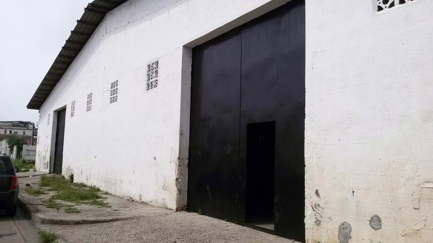 Gallery for Sale in Curundu JG
