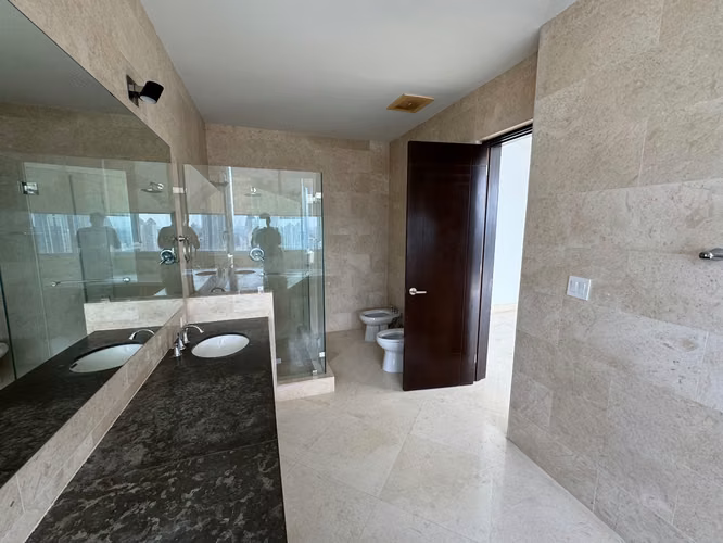 Alquiler de Apartamento, PH The Point